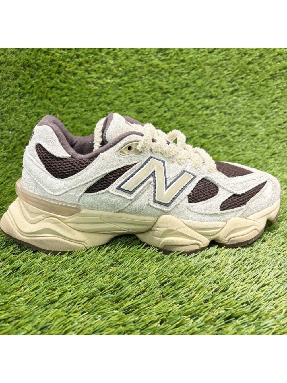 New Balance 9060 Mens Size 8 Cream Brown Athletic Running Walking Shoes Sneakers